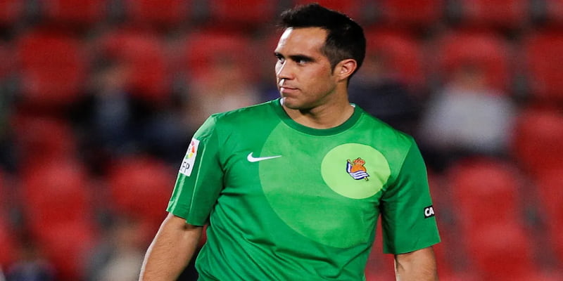 Claudio Bravo - Chàng Thủ Môn Huyền Thoại Người Chile 2 Claudio Bravo dành hơn nửa sự nghiệp tại Real Sociedad